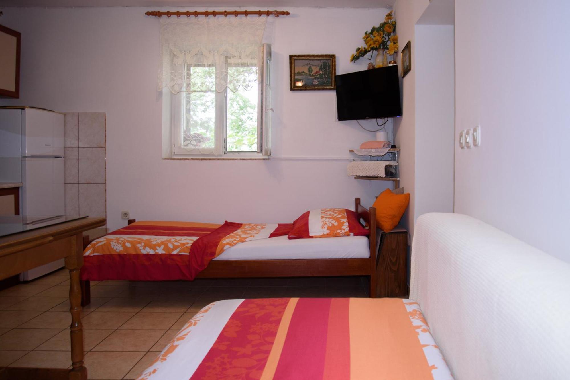Apartments Cvitini Dvori Garjak Vrlika Buitenkant foto