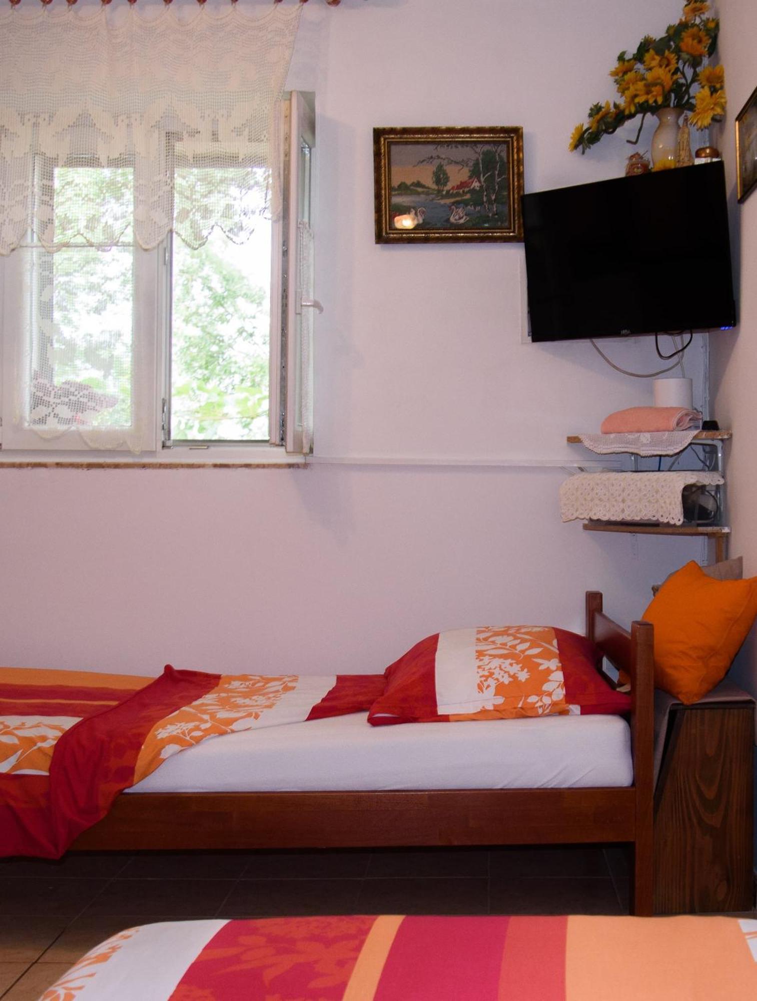 Apartments Cvitini Dvori Garjak Vrlika Buitenkant foto